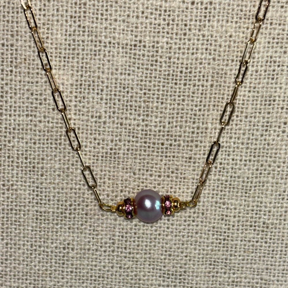 Elegant Gold Chain Necklace with light lavender Real Pearl Accent